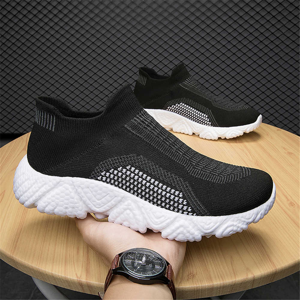 Płaskie wyglądające sneakersy  – Men Shoes Runners recenzja i cena